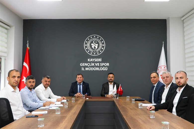 Yamaç Paraşütü Faaliyetleri İçin İstişare ve Değerlendirme Toplantısı Gerçekleştirildi