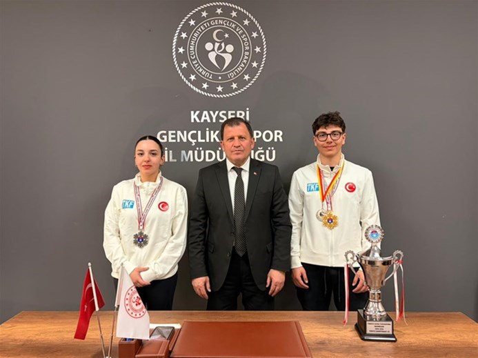 SNOWBOARD GENÇLER DÜNYA ŞAMPİYONASINA KAYSERİ’DEN 2 SPORCU KATILACAK👏🏼