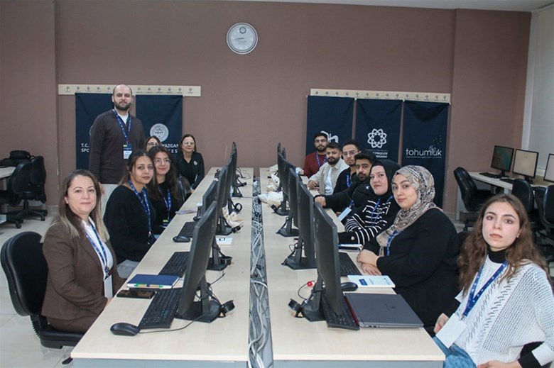 GÖNÜLLÜ DİJİTAL ELÇİLER PROJESİ BAŞARIYLA TAMAMLANDI.